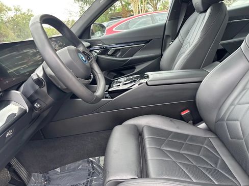 Used 2024 BMW i5 eDrive40i RWD image 14
