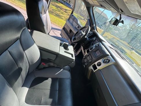 Used 2013 Ford F150 XLT w/ XLT Chrome Pkg image 11