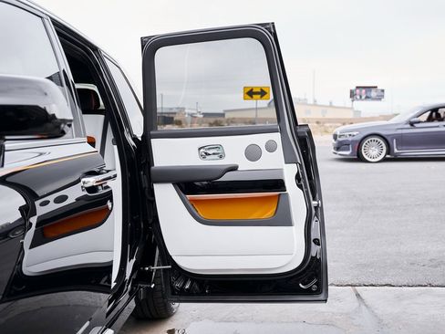 Used 2026 Rolls-Royce Cullinan image 32