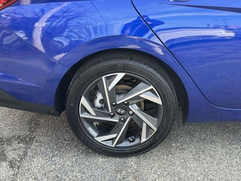 Certified 2025 Hyundai Elantra Sport image 9