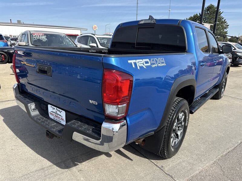 Used 2017 Toyota Tacoma TRD Off-Road w/ Tow Package AWD/4WD image 8