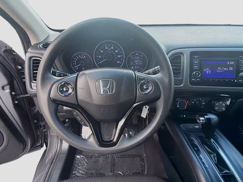 Used 2022 Honda HR-V LX image 8