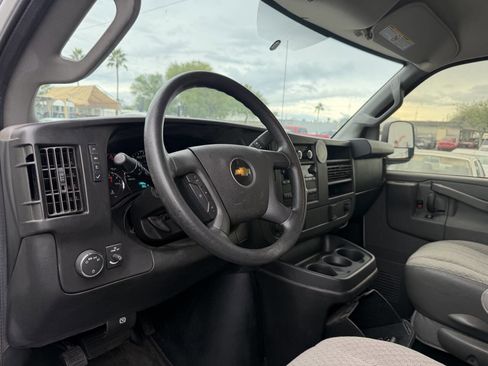 Used 2017 Chevrolet Express 2500 image 22