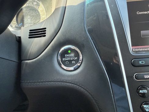 Used 2016 Ford Explorer Platinum image 19