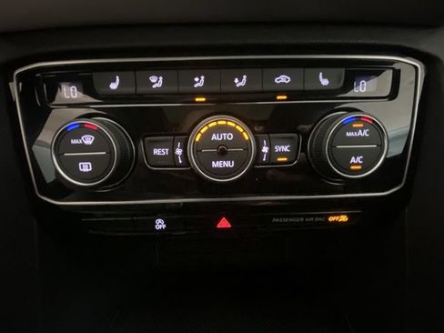 Used 2023 Volkswagen Atlas SE w/ Panoramic Sunroof Package AWD/4WD image 18