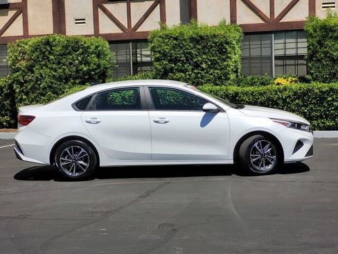 Certified 2023 Kia Forte LXS FWD image 4
