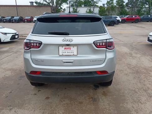 Used 2025 Jeep Compass Limited image 10