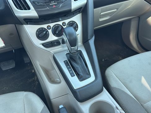 Used 2013 Ford Focus SE w/ Super Fuel Economy (SFE) Pkg FWD image 23