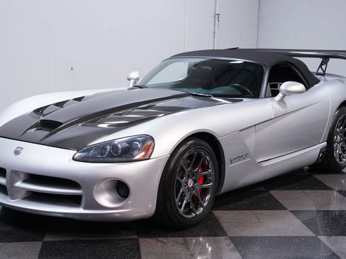 Used 2005 Dodge Viper SRT-10 image 5