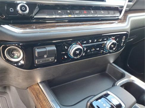 Used 2024 GMC Sierra 1500 Elevation image 23