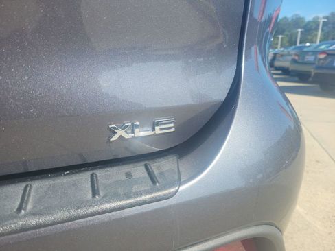 Used 2022 Toyota Highlander XLE image 7