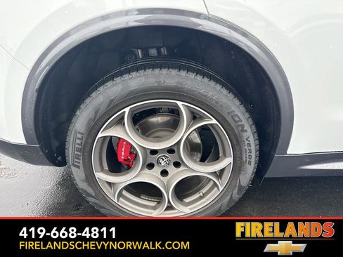Used 2022 Alfa Romeo Stelvio Ti image 19