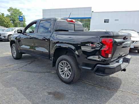 Used 2023 Chevrolet Colorado LT w/ LT Convenience Package II AWD/4WD image 4