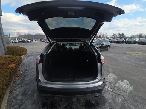 Used 2024 Ford Edge Titanium image 9