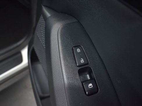 Used 2021 Kia Seltos S image 14