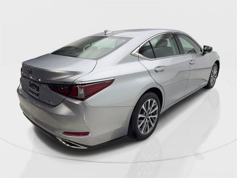 Used 2024 Lexus ES 350 image 6