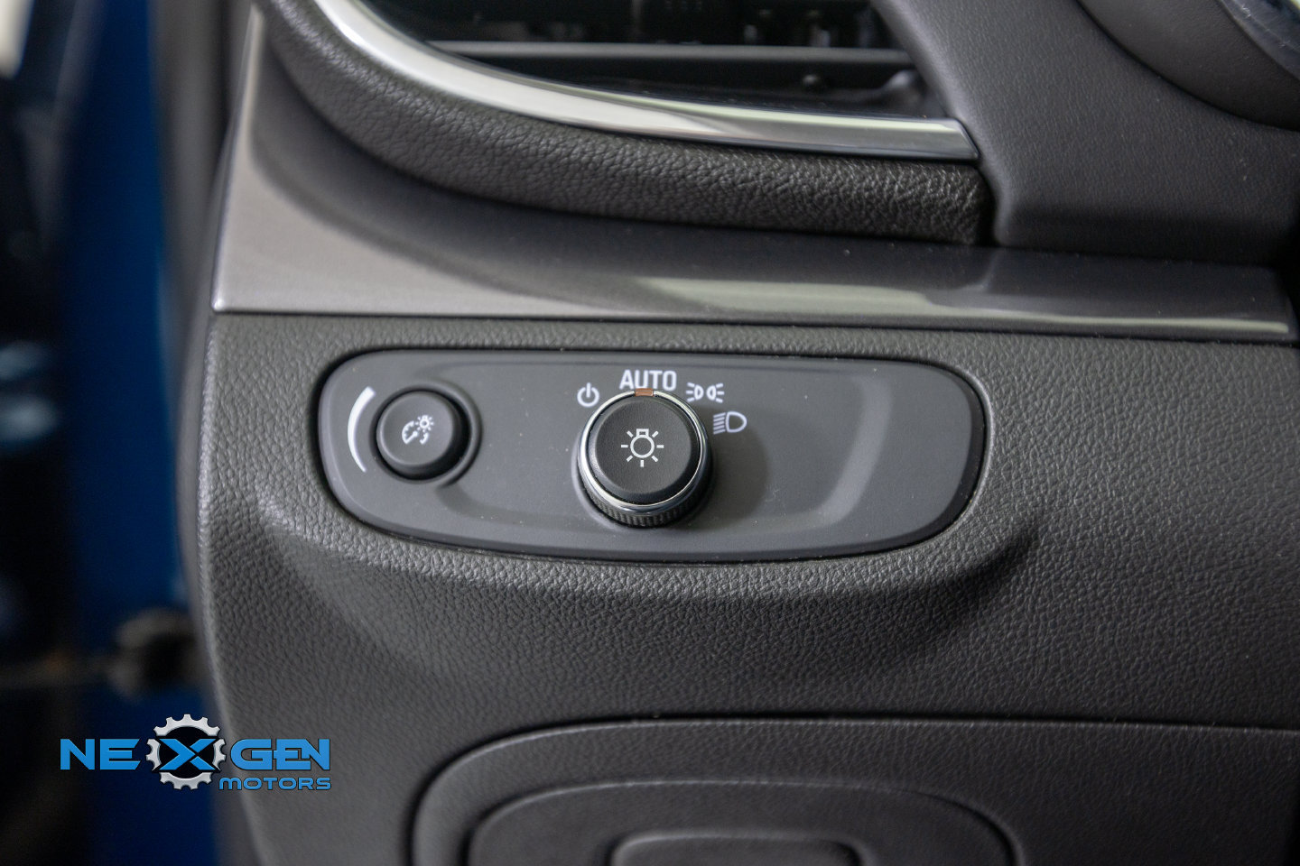 Used 2020 Buick Encore Preferred w/ Safety Package FWD image 14