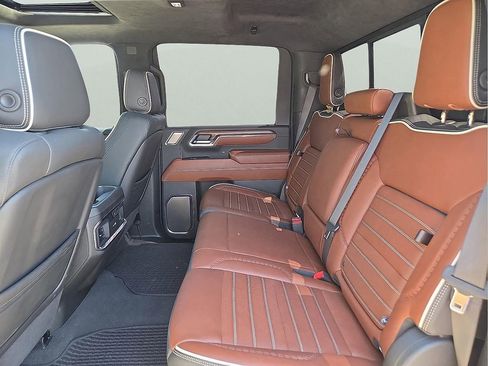 Used 2024 GMC Sierra 2500 Denali Ultimate AWD/4WD image 12