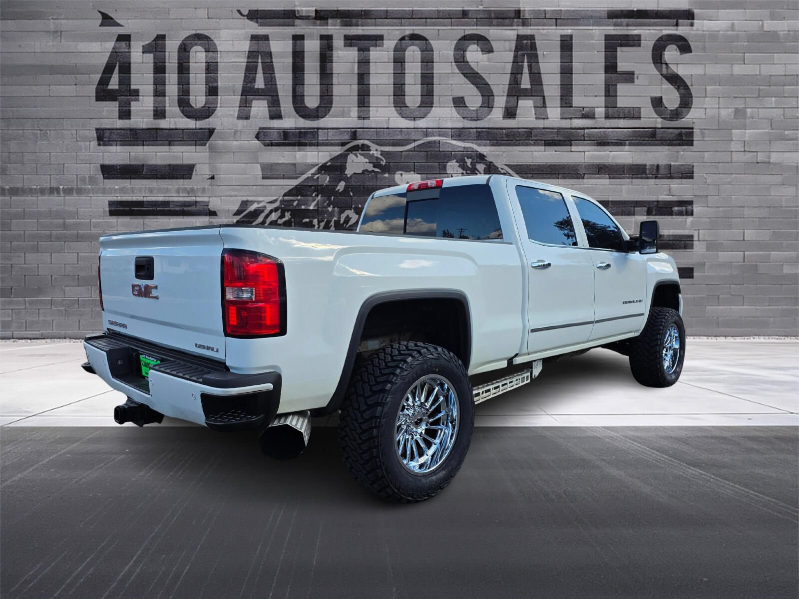 Used 2016 GMC Sierra 2500 Denali AWD/4WD image 3