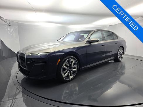 Certified 2023 BMW i7 xDrive60 AWD/4WD image 8