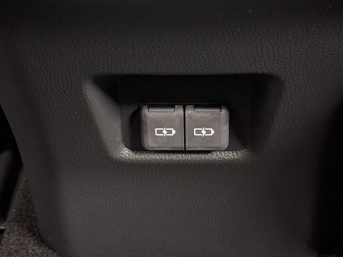 New 2025 Toyota RAV4 SE image 15