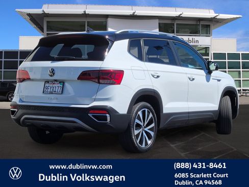 Certified 2023 Volkswagen Taos SE FWD image 4