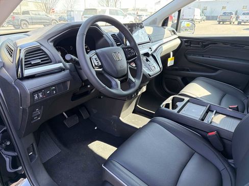 New 2026 Honda Odyssey Touring image 10