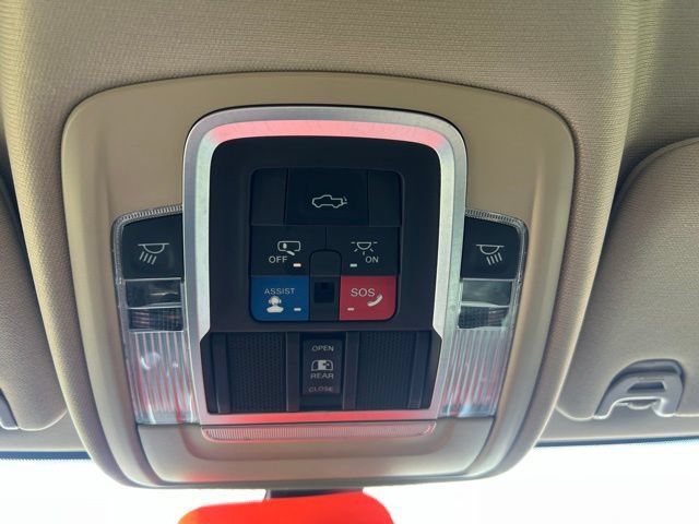Used 2022 RAM 2500 Laramie AWD/4WD image 29