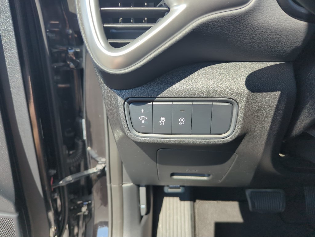 Used 2025 Kia Soul LX FWD image 22