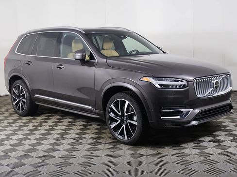 Used 2024 Volvo XC90 B6 Ultimate w/ Protection Package Premier image 58