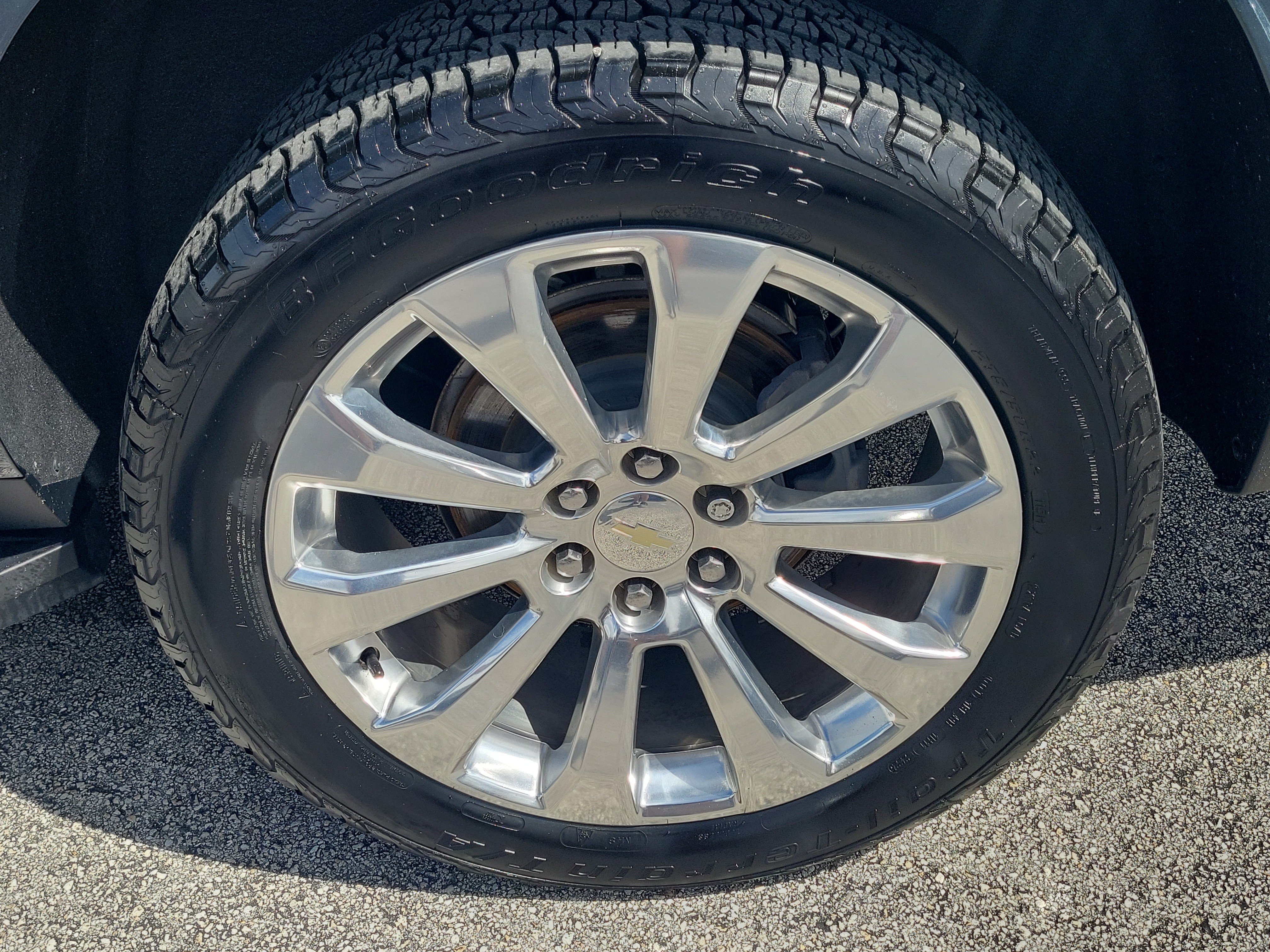 Used 2021 Chevrolet Tahoe Premier w/ Premium Package AWD/4WD image 9