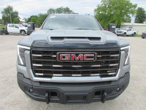 New 2026 GMC Sierra 2500 AT4X w/ AT4X AEV Edition AWD/4WD image 12