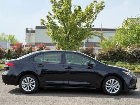Certified 2024 Toyota Corolla LE w/ LE Convenience Package FWD image 6