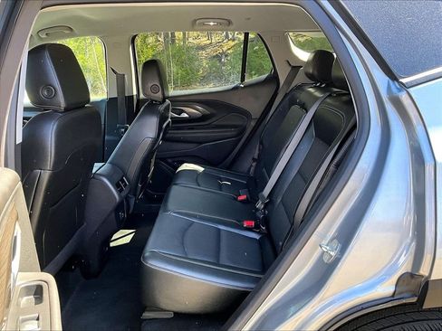 Used 2023 GMC Terrain SLT AWD/4WD image 16