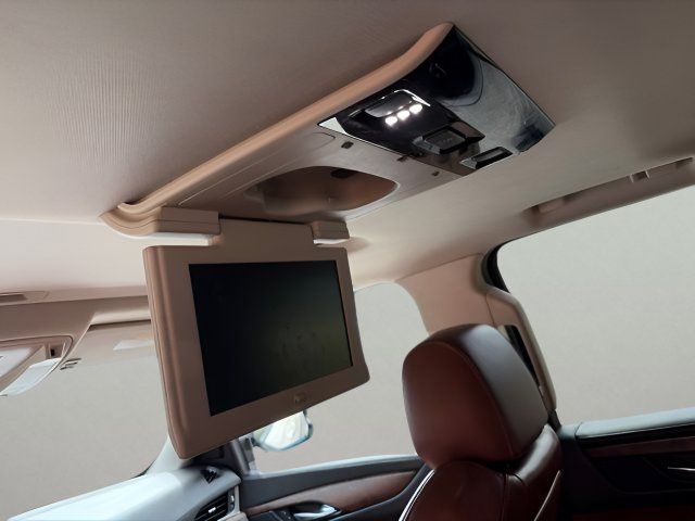 Used 2019 Cadillac Escalade Luxury AWD/4WD image 11