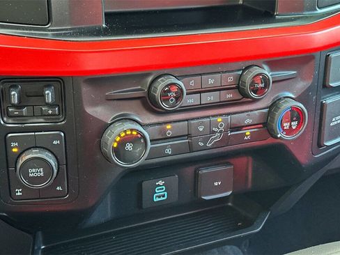 Used 2023 Ford F250 XLT w/ FX4 Off-Road Package image 19
