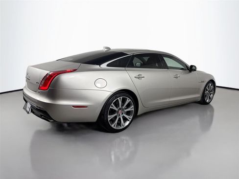 Used 2017 Jaguar XJ L Portfolio RWD image 6