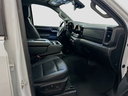 Used 2025 GMC Sierra 1500 SLT AWD/4WD image 32
