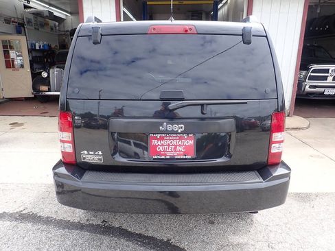 Used 2010 Jeep Liberty Sport w/ Popular Equipment Group AWD/4WD image 17