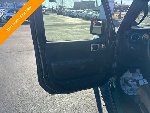 Used 2022 Jeep Wrangler Unlimited Sahara w/ Cold Weather Group image 10