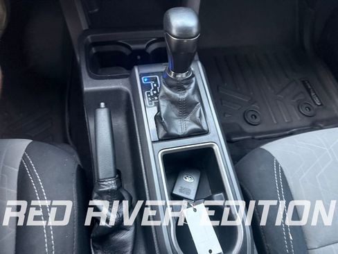 Used 2021 Toyota Tacoma TRD Off-Road image 18