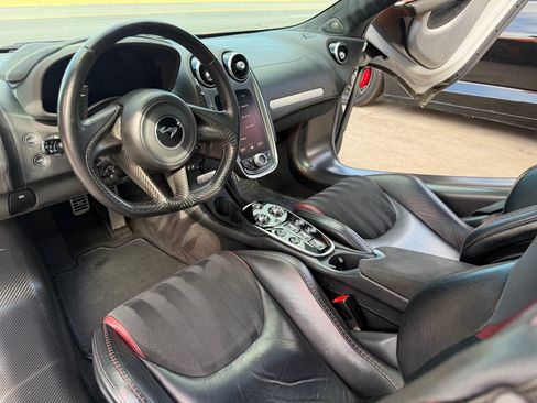 Used 2020 McLaren GT RWD image 14