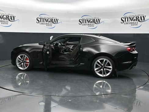 Used 2021 Chevrolet Camaro LT RWD image 40
