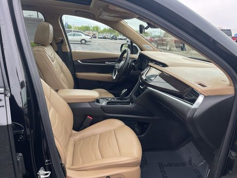 Certified 2025 Cadillac XT6 Sport w/ Platinum Package AWD/4WD image 30