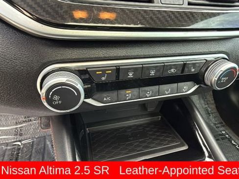 Used 2023 Nissan Altima 2.5 SR w/ SR Premium Package image 14