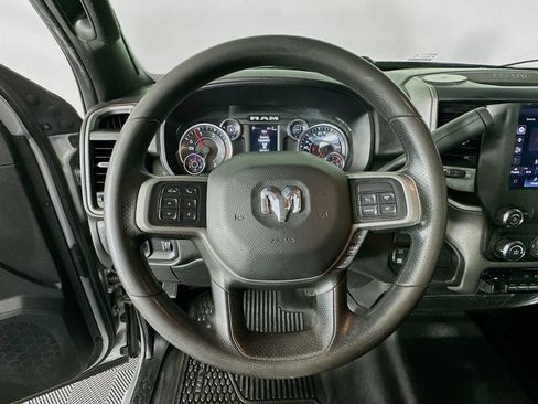 Used 2022 RAM 5500 Tradesman w/ Chrome Appearance Group AWD/4WD image 11