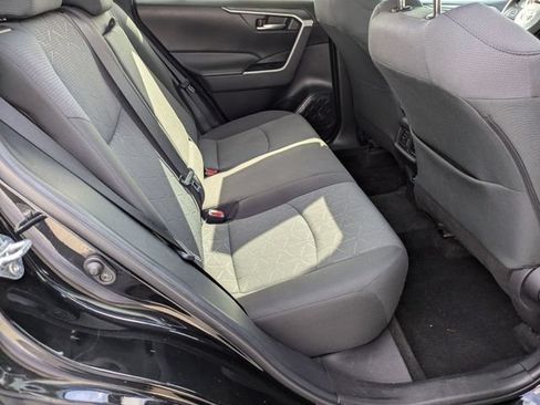 Used 2022 Toyota RAV4 XLE FWD image 32