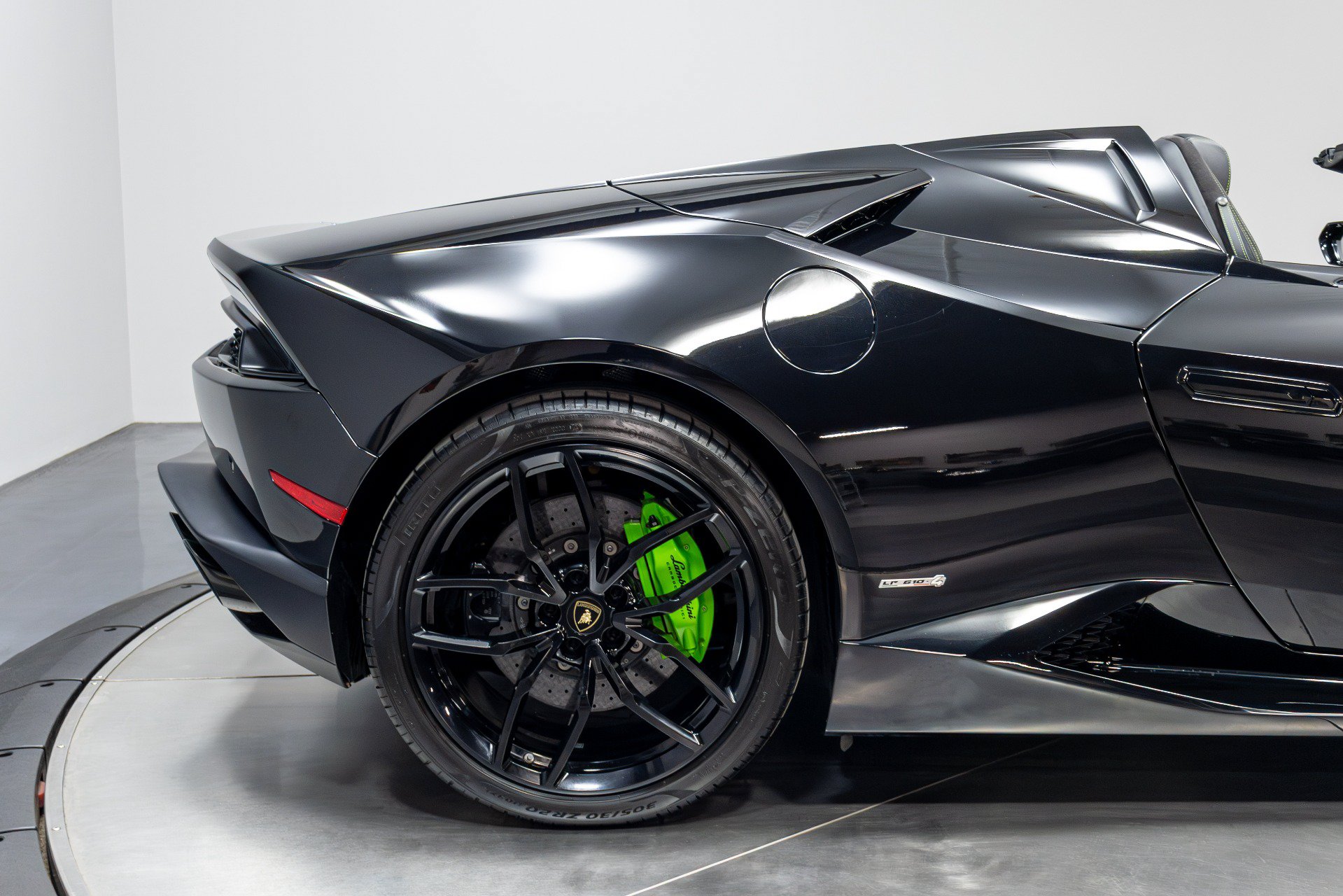 Used 2017 Lamborghini Huracan LP 610-4 AWD/4WD image 20