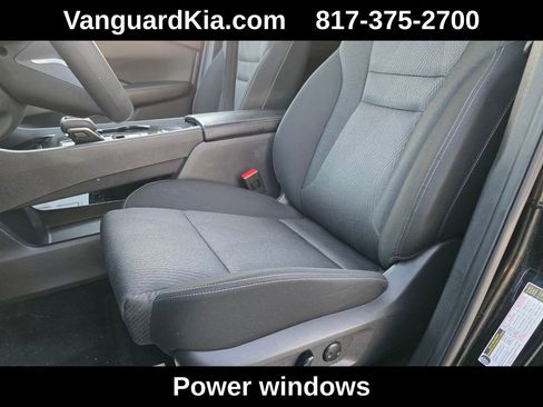 Used 2024 Nissan Rogue SV image 8