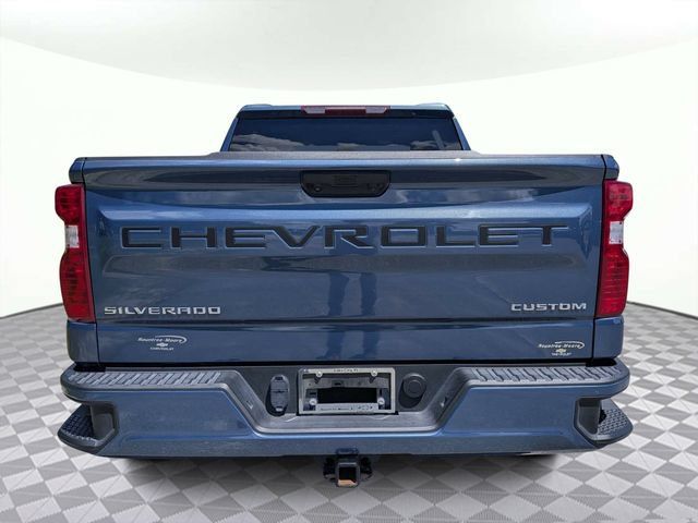 Used 2024 Chevrolet Silverado 1500 Custom w/ Turbomax Blackout Package AWD/4WD image 5
